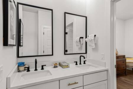 בנטונוויל The Warhol - Pet-Friendly Apartment מראה חיצוני תמונה