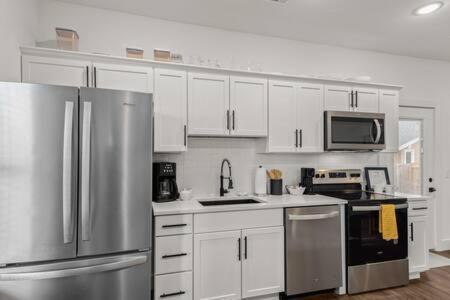 בנטונוויל The Warhol - Pet-Friendly Apartment מראה חיצוני תמונה